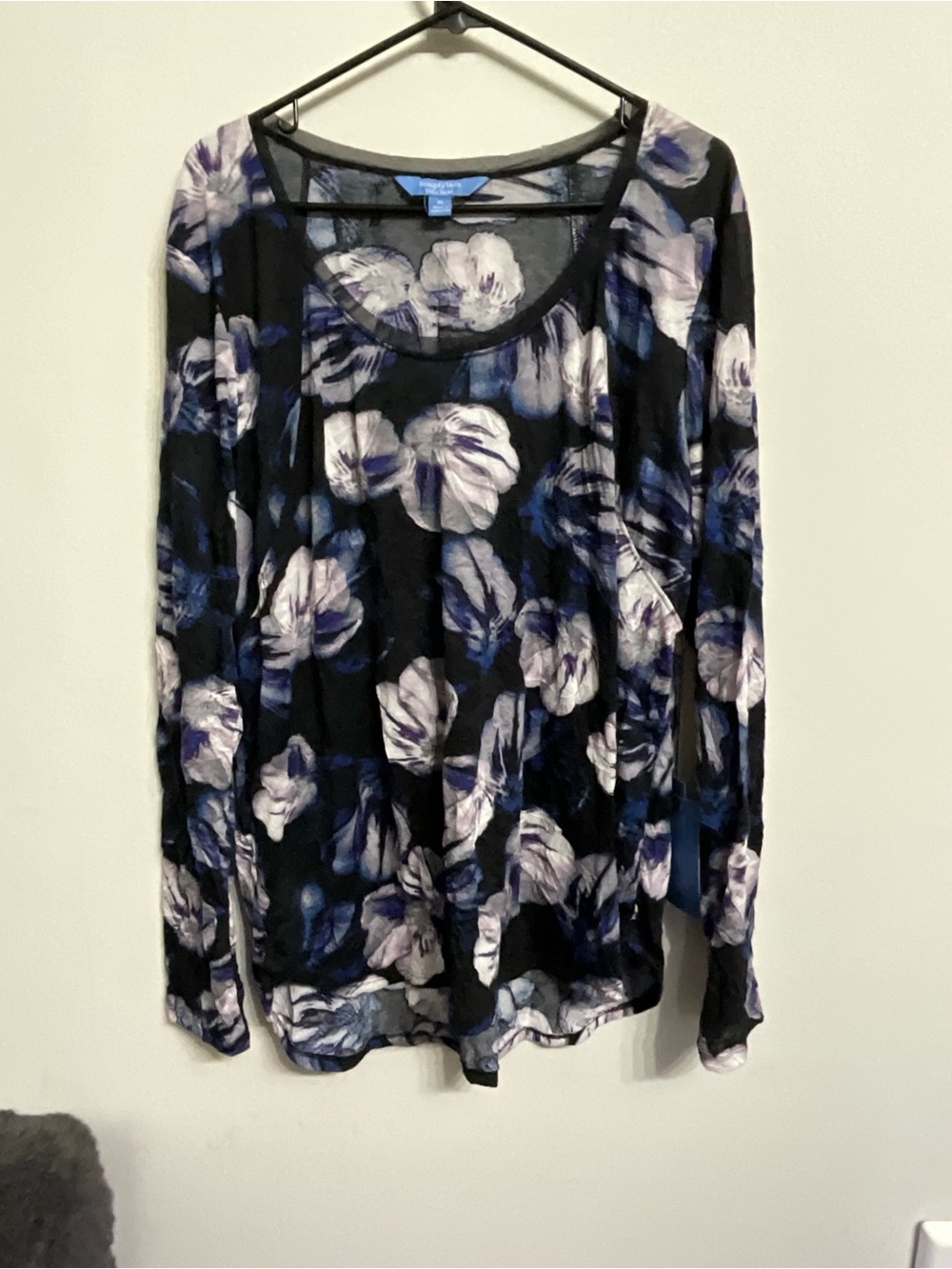 Simply Vera Vera Wang Black Long-Sleeve Floral Scoop Neck Top